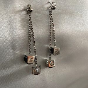 Louis Vuitton Gamble earrings